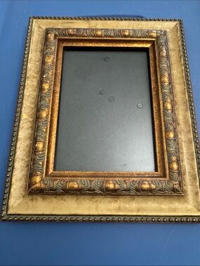 Gold Ornate Picture Frame - Decorative Home Accent 5x7